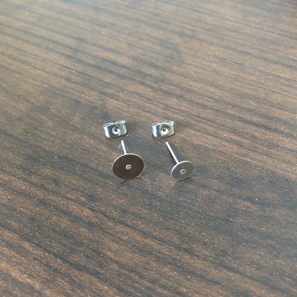 Silver flat circular studs - Picture 2 of 3
